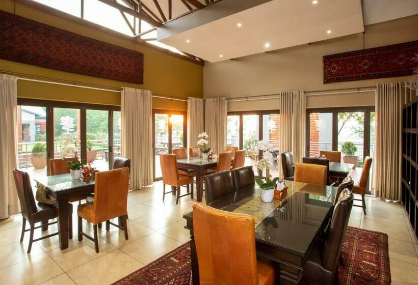 مبيت وإفطار Bluegum Country Lodge