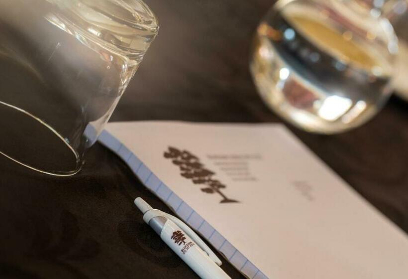 مبيت وإفطار Bluegum Country Lodge