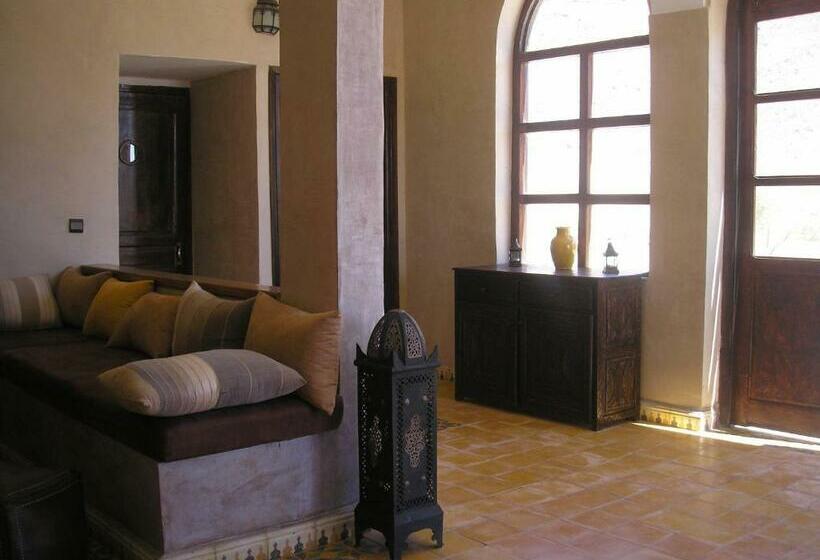 تختخواب و صبحانه Borj Biramane