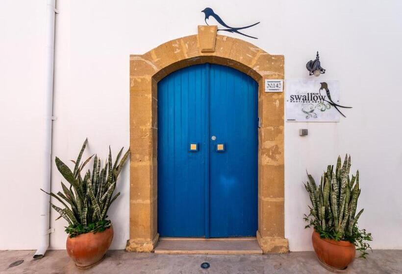 تختخواب و صبحانه Cypriot Swallow Boutique