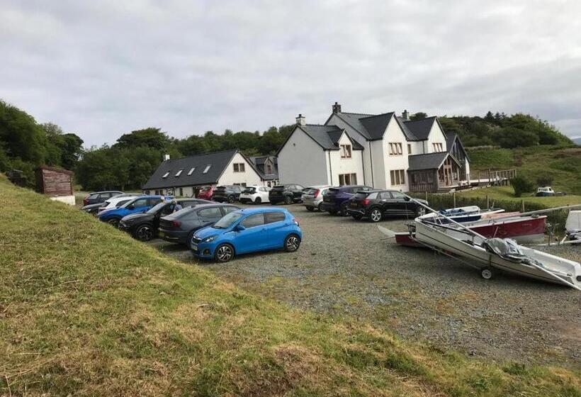 Bed and Breakfast Redwood House