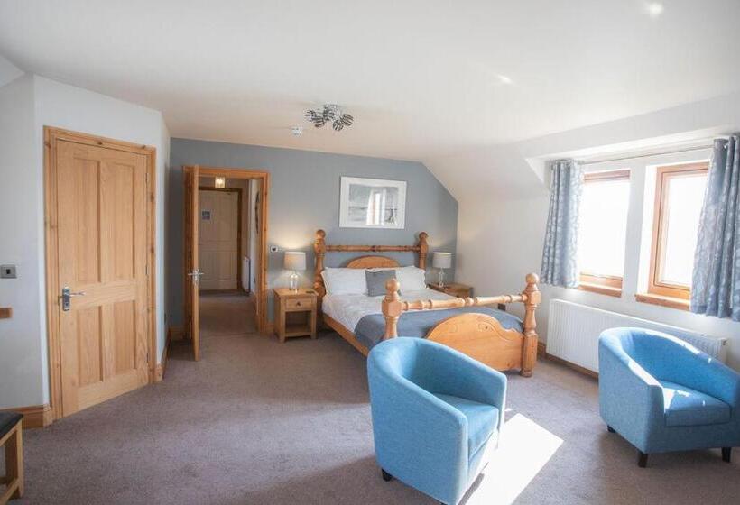 Bed and Breakfast Redwood House