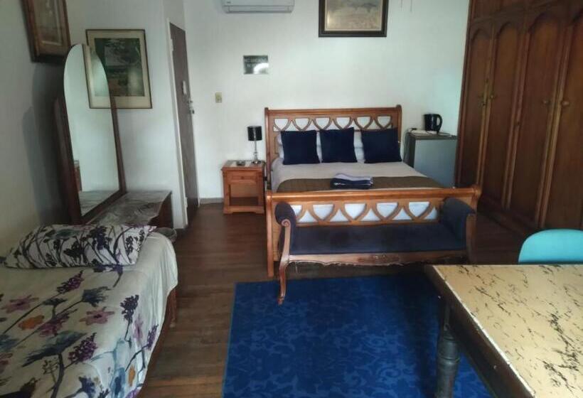 ベッドアンドブレックファースト Schweizer Guesthouse