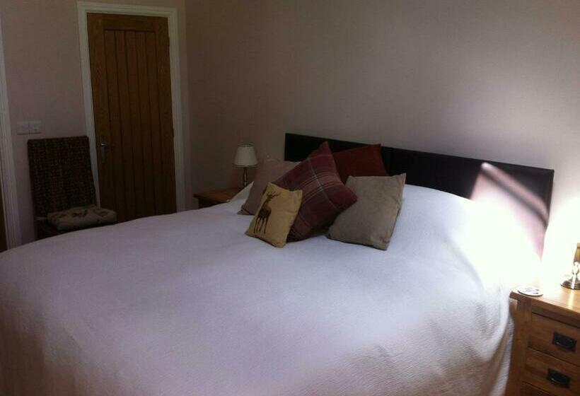 민박 The Cholmeley Arms