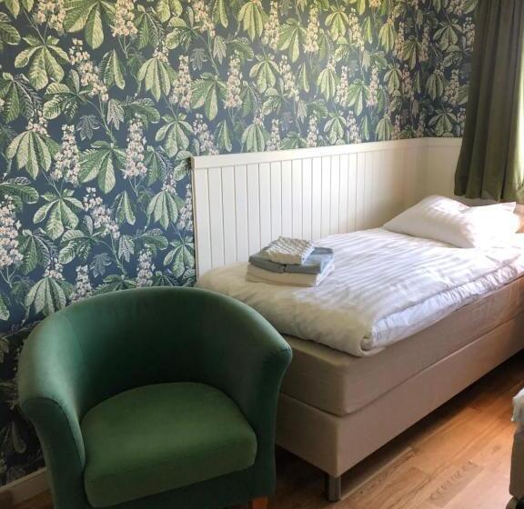 Bjälbo Gästhus B&b