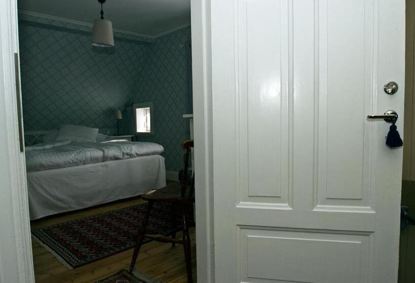 Bjälbo Gästhus B&b