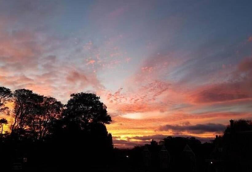 Ford Village Bed & Breakfast