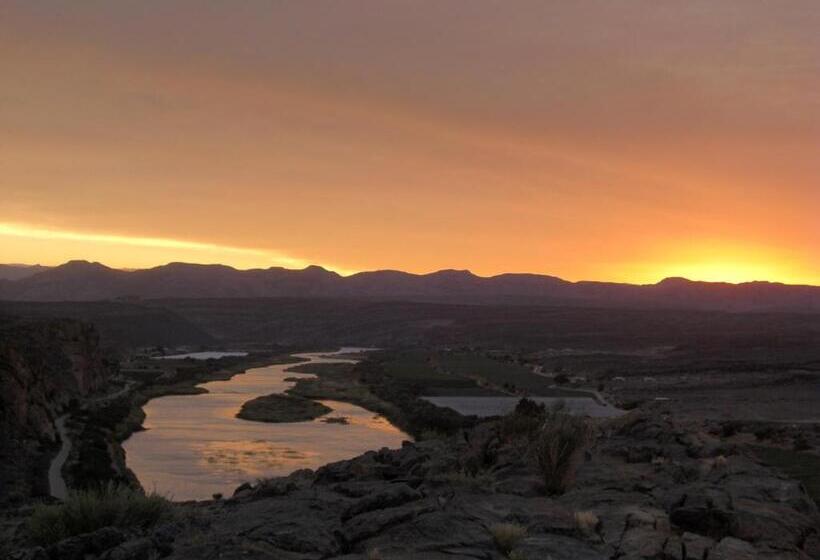 Frontier River Resort