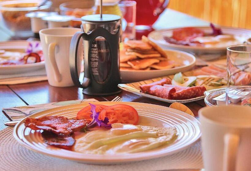 Frontier River Resort