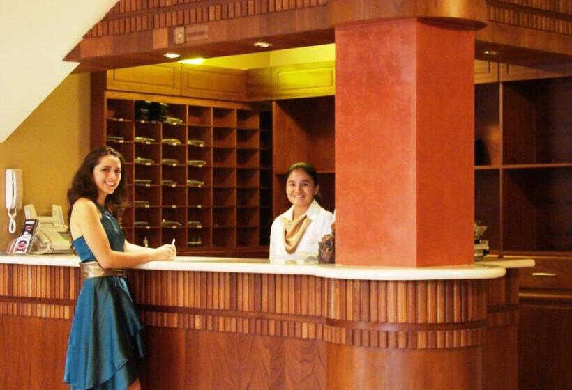 Gran Hotel Marcjohns