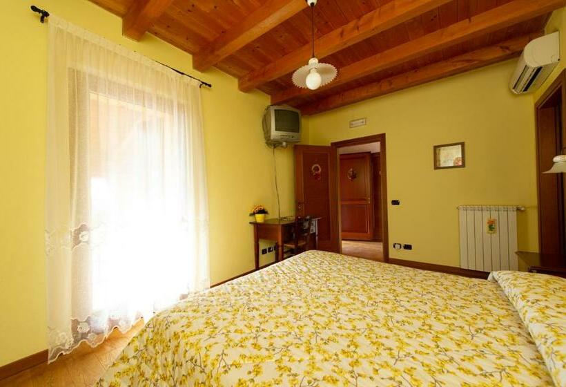 בית מלון כפרי Agriturismo Lis Rosis