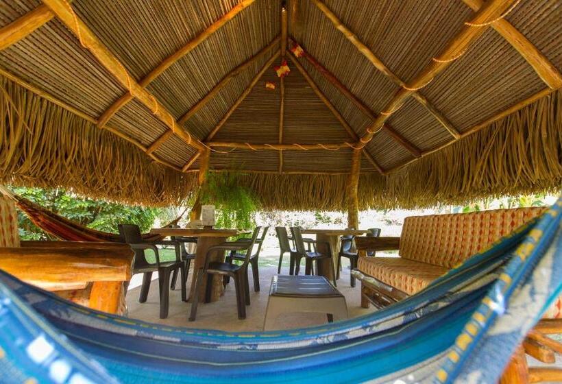 호텔 Cabanas Los Colibris