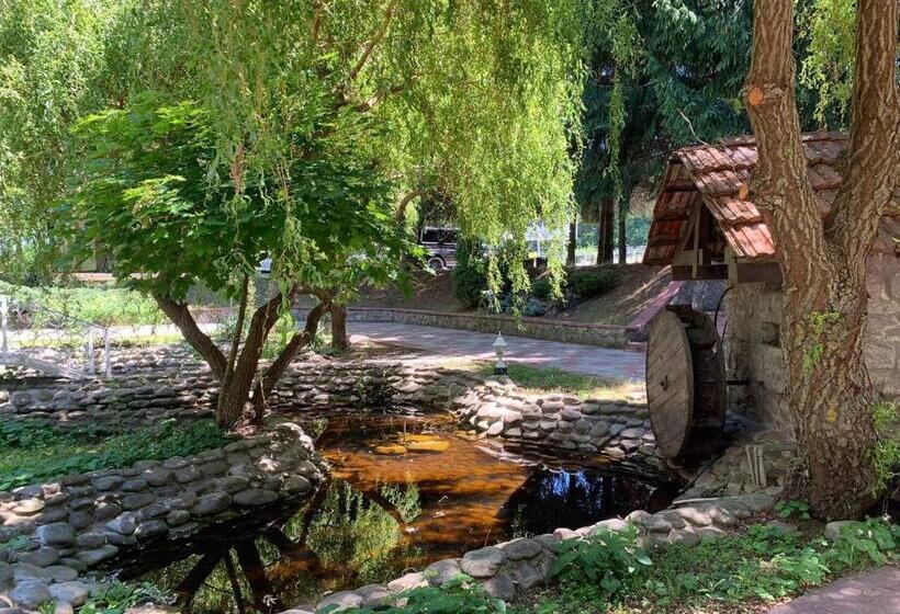 בית מלון כפרי Complex Lenivaya Vera