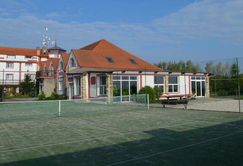 בית מלון כפרי Famozclub