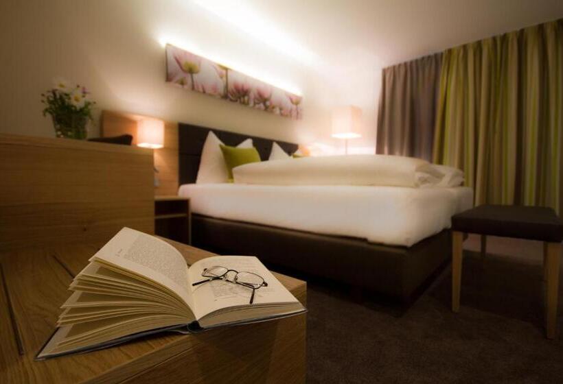 ホテル Gasthof Beim Böckhiasl