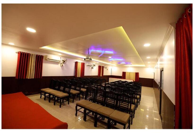 ホテル Hydel Palace Athirappilly By Bestinn Leisure