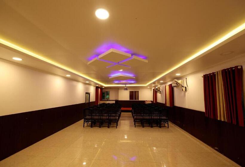 ホテル Hydel Palace Athirappilly By Bestinn Leisure