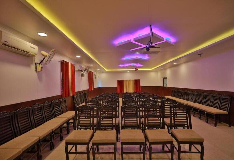 ホテル Hydel Palace Athirappilly By Bestinn Leisure