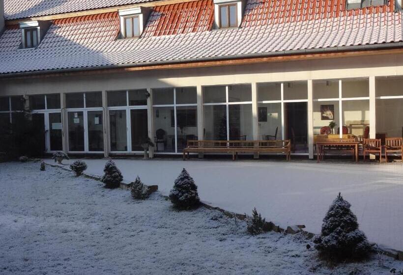 בית מלון כפרי Kaštieľ Biela Dáma A čierny Rytier