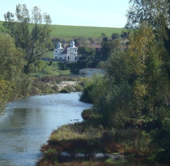 בית מלון כפרי Kaštieľ Biela Dáma A čierny Rytier