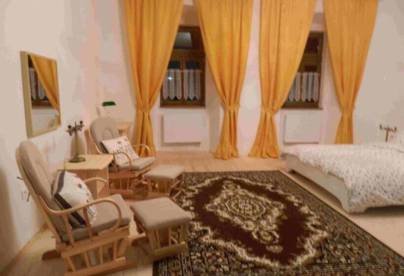 בית מלון כפרי Kaštieľ Biela Dáma A čierny Rytier