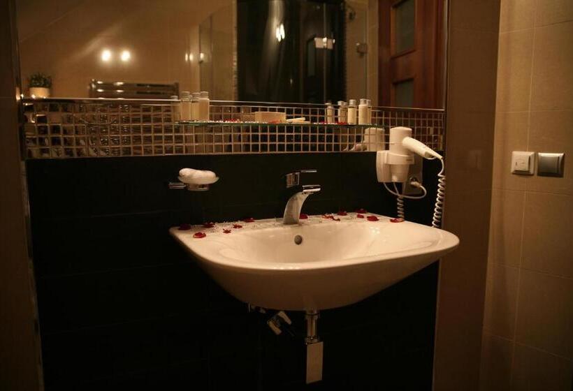 Szálloda Krušnohorský Dvůr