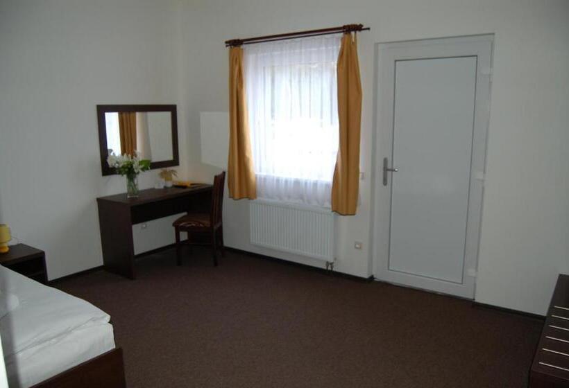 Szálloda Na Farmě Choťovice