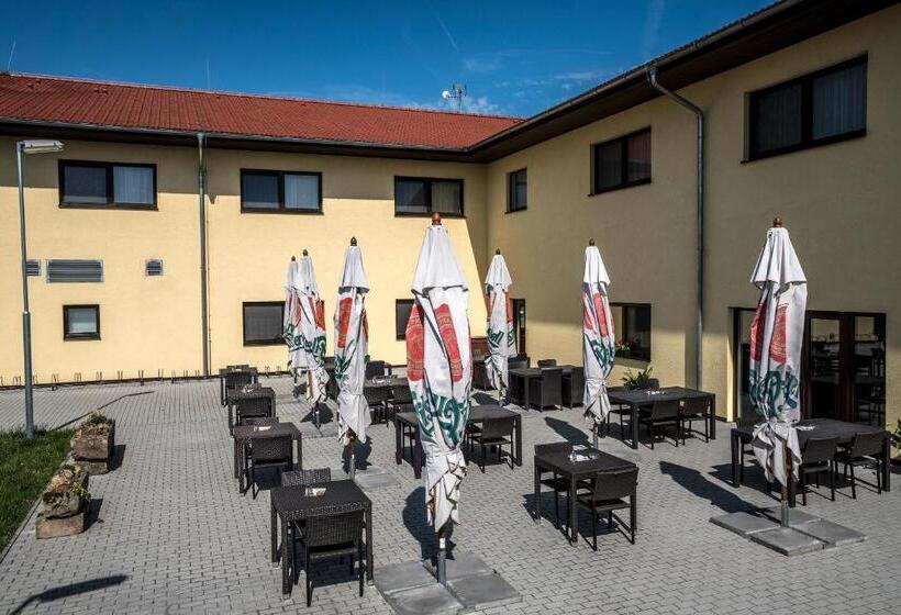 Szálloda Na Farmě Choťovice