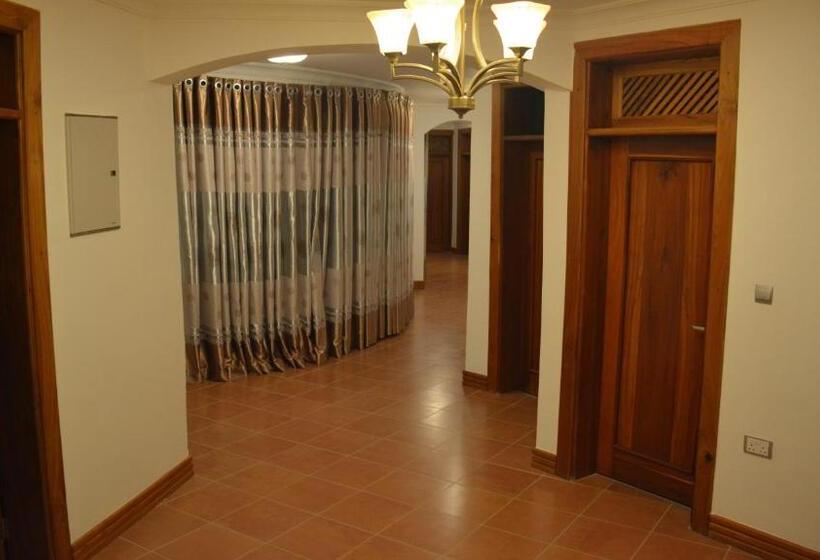 ホテル Nejobugg Palace