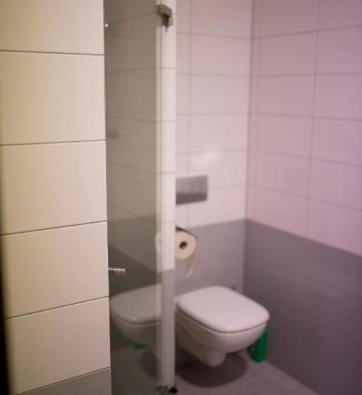 ホテル Penzion Zubr