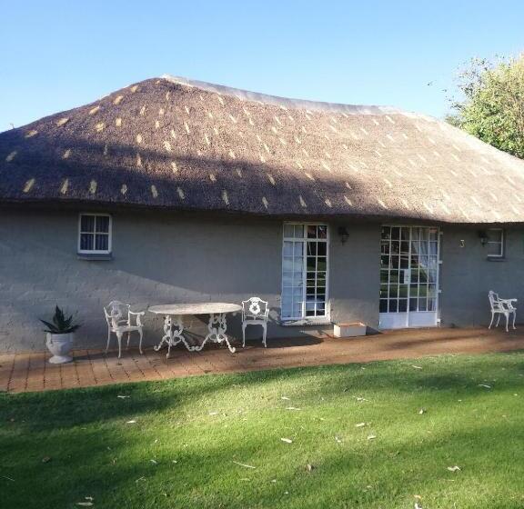 فندق Perdehoek Venue