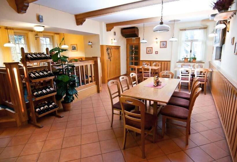 فندق Praha Potštejn