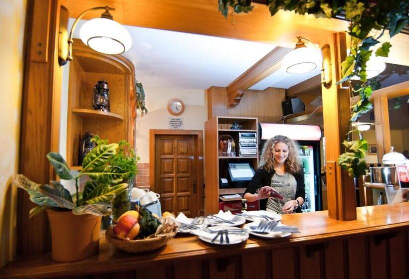 فندق Praha Potštejn