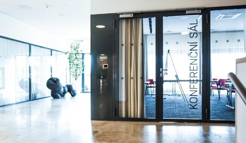 هتل S Port Véska