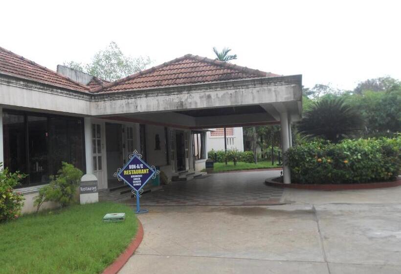 Отель Sadhabishegam