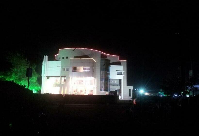 בית מלון כפרי Saffron  Jalna