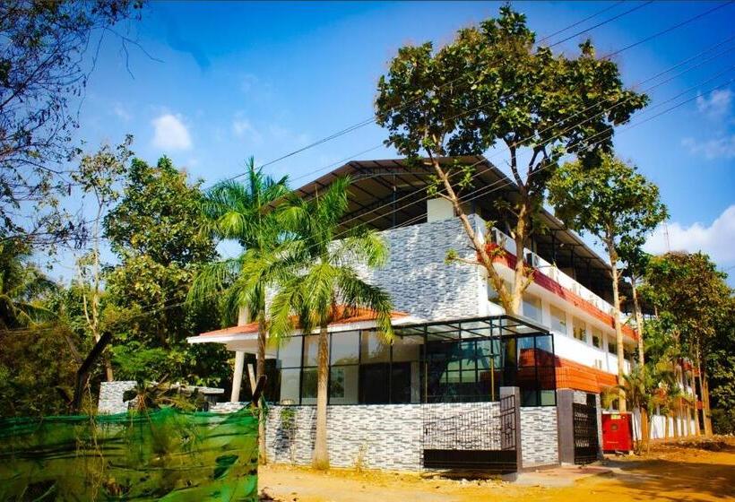 ホテル Serene Sriperumbudur