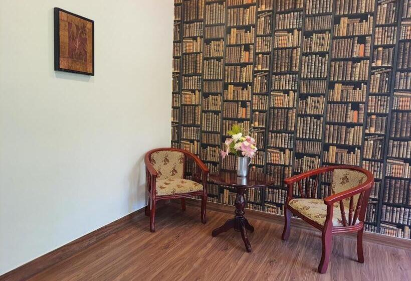 ホテル Serene Sriperumbudur