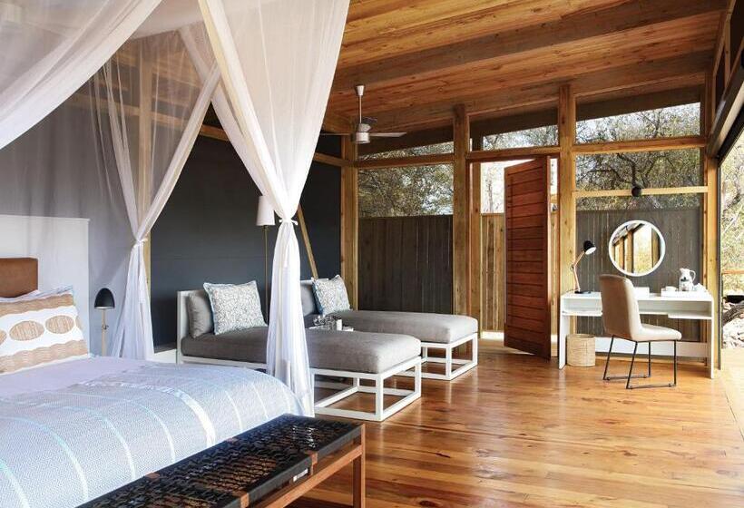 בית מלון כפרי The Outpost & Pel S Post