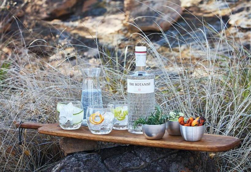 בית מלון כפרי The Outpost & Pel S Post