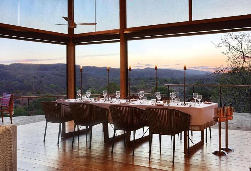 בית מלון כפרי The Outpost & Pel S Post