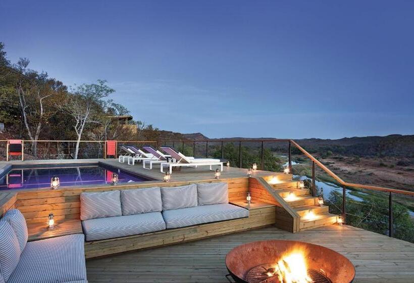 בית מלון כפרי The Outpost & Pel S Post