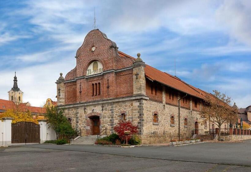 בית מלון כפרי U Sládka