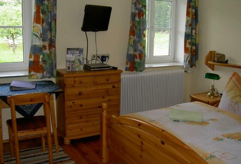 ホテル Urlaub Am Bauernhof Wenigeder   Familie Klopf