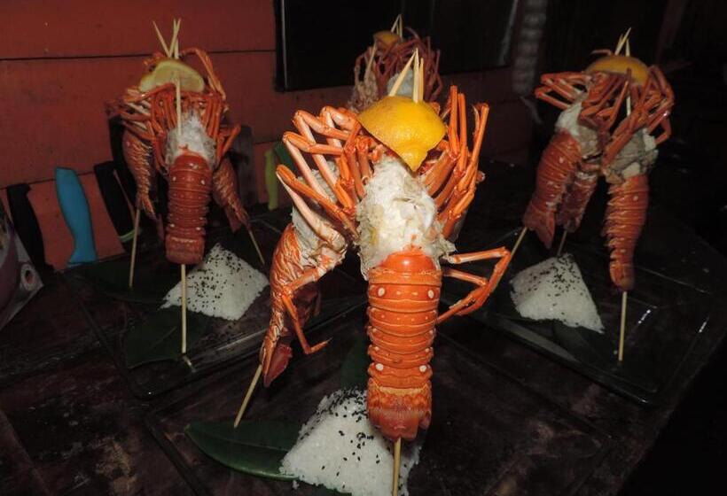 فندق Urraca Monkey Island Eco Resort