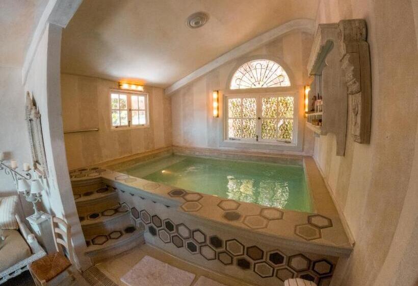 Villa Caprichosa Boutique Hotels