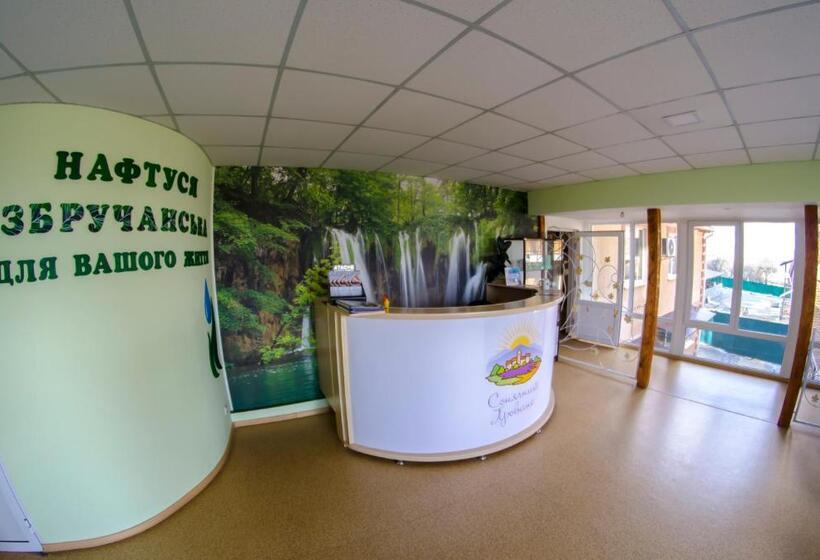 هتل Vitapark Sonyachnyy Provans