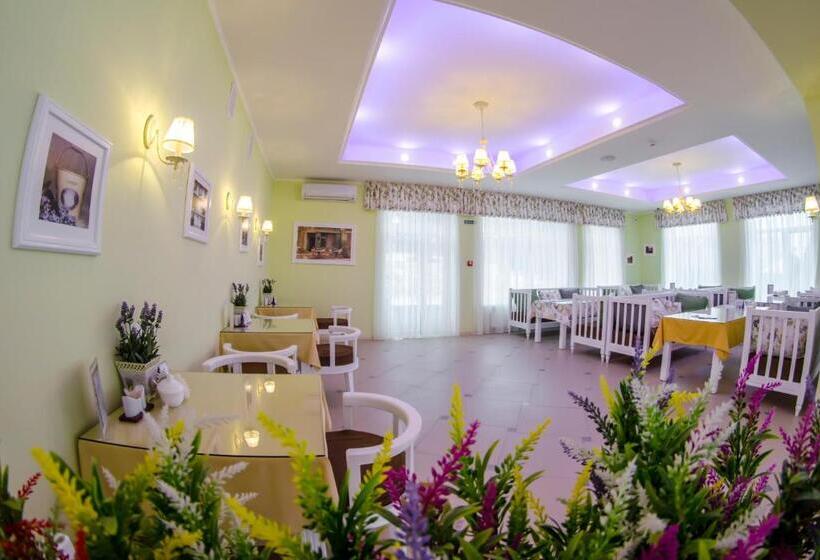 هتل Vitapark Sonyachnyy Provans