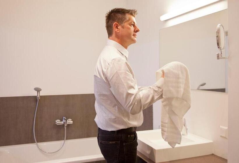 ホテル Wallern Garni