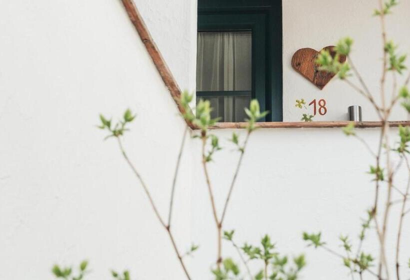 Отель Weinwirtshaus Wlaschits